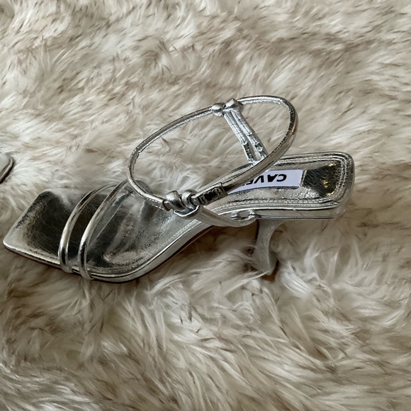 Caverley silver Kolt heel in size 7. Never worn. - Picture 3 of 6